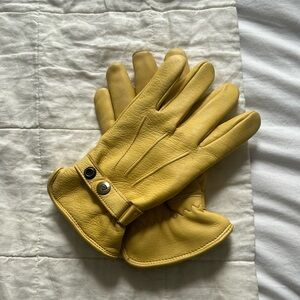 LEATHER GLOVES